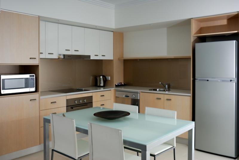 Chancellor Executive Apartments Gold Coast Room photo